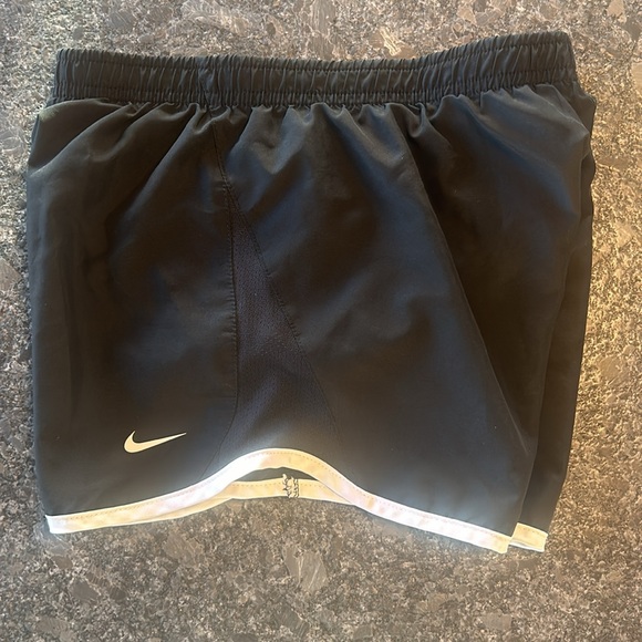 Nike shorts - Picture 4 of 4